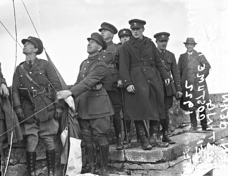 General Seán Mac Eoin hoists flag over Custume Barracks, Athlone