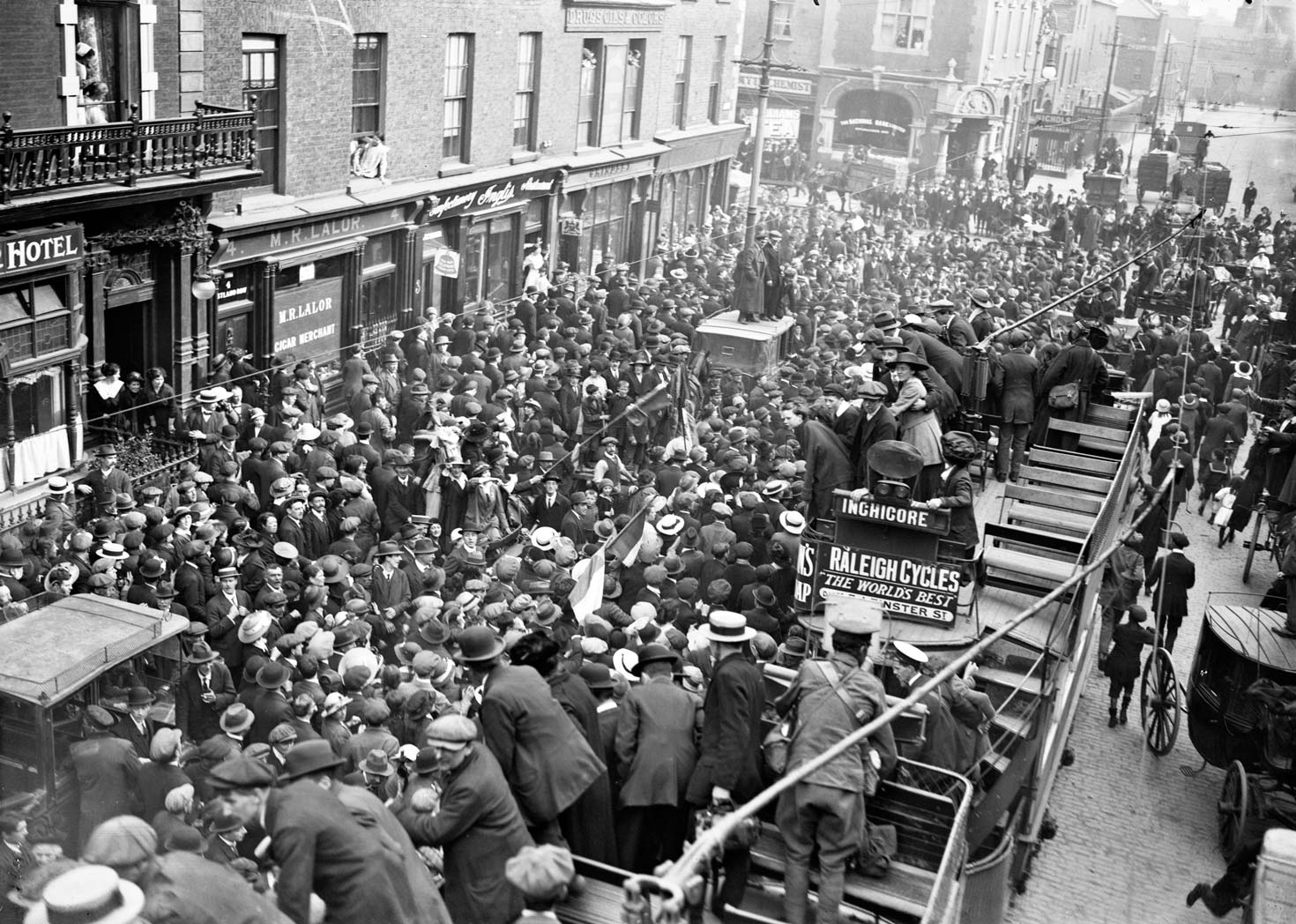 More raucous scenes as returned prisoners parade across Ireland