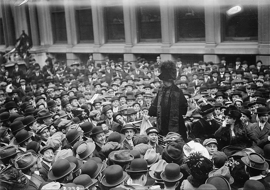 Mrs Pankhurst arrested at Immigration, but then freed to enter the US