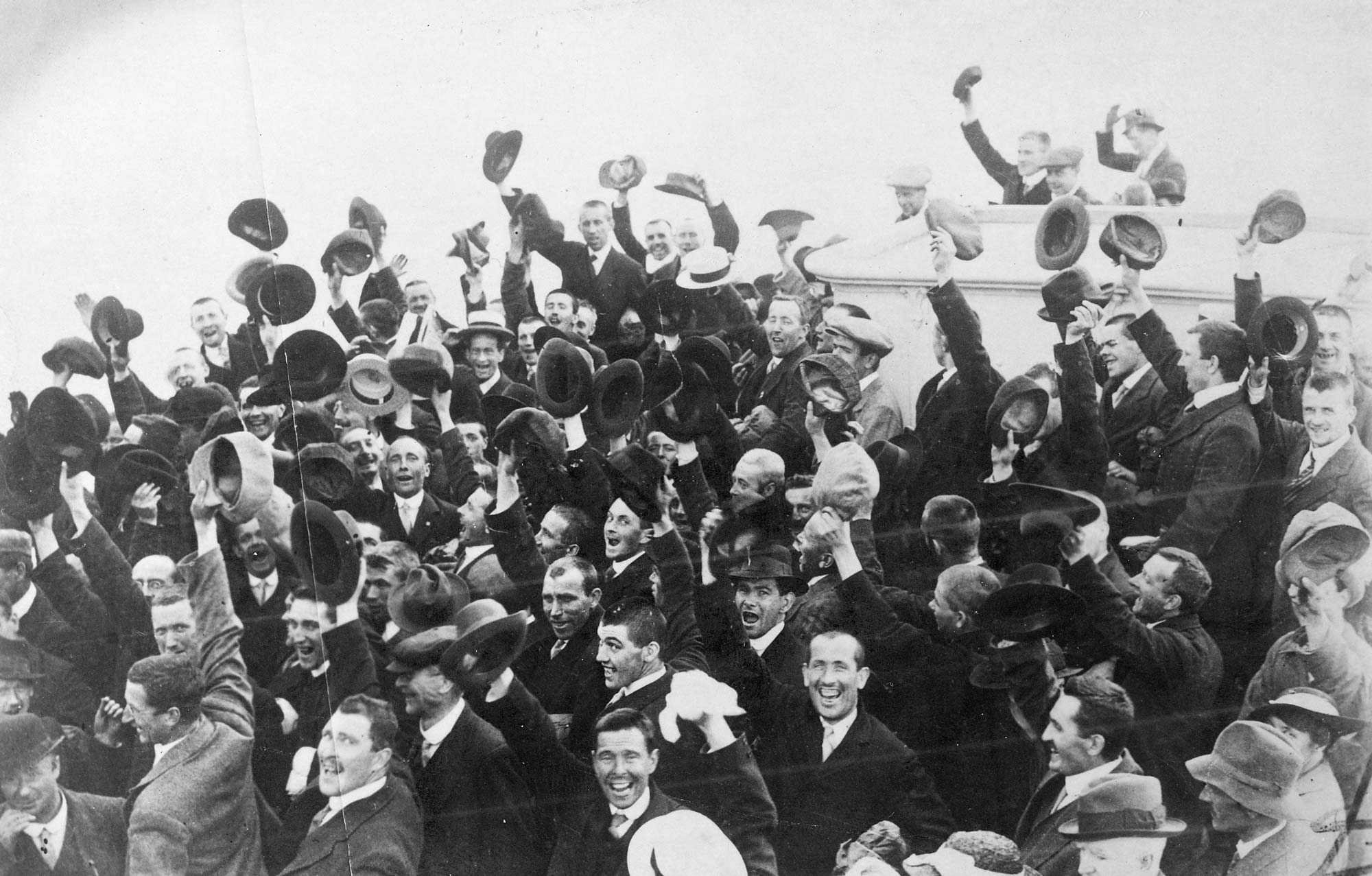 Sinn Féin prisoners released from British jails