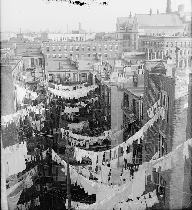 Eight die in New York tenement fire