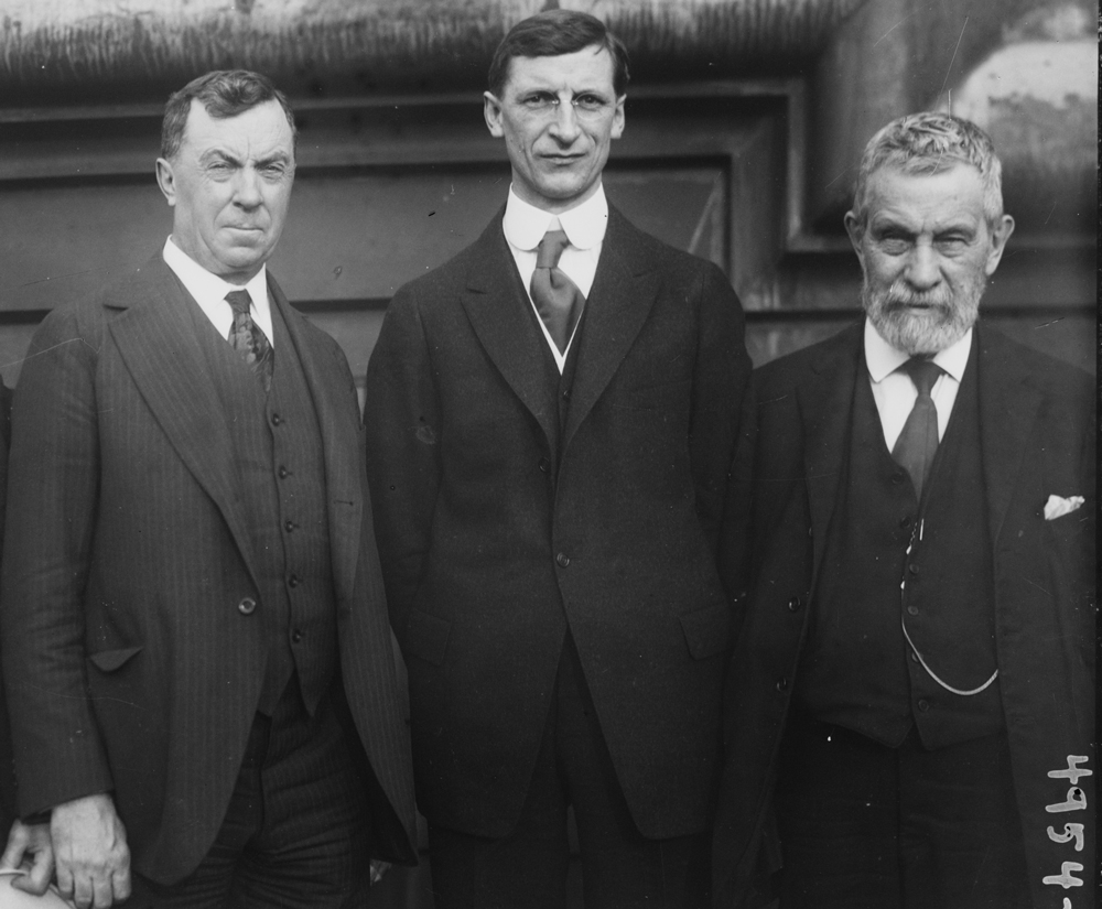 De Valera denies misuse of funds and says Irish-America remains united