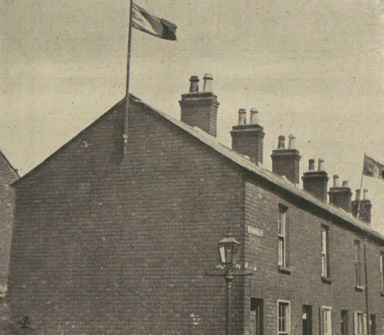Pogrom in Belfast - unionists hold meetings to support expulsion of Catholic workers