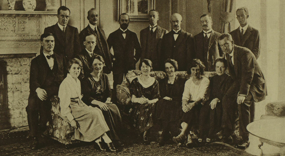 Historic Anglo-Irish peace conference begins at Downing Street