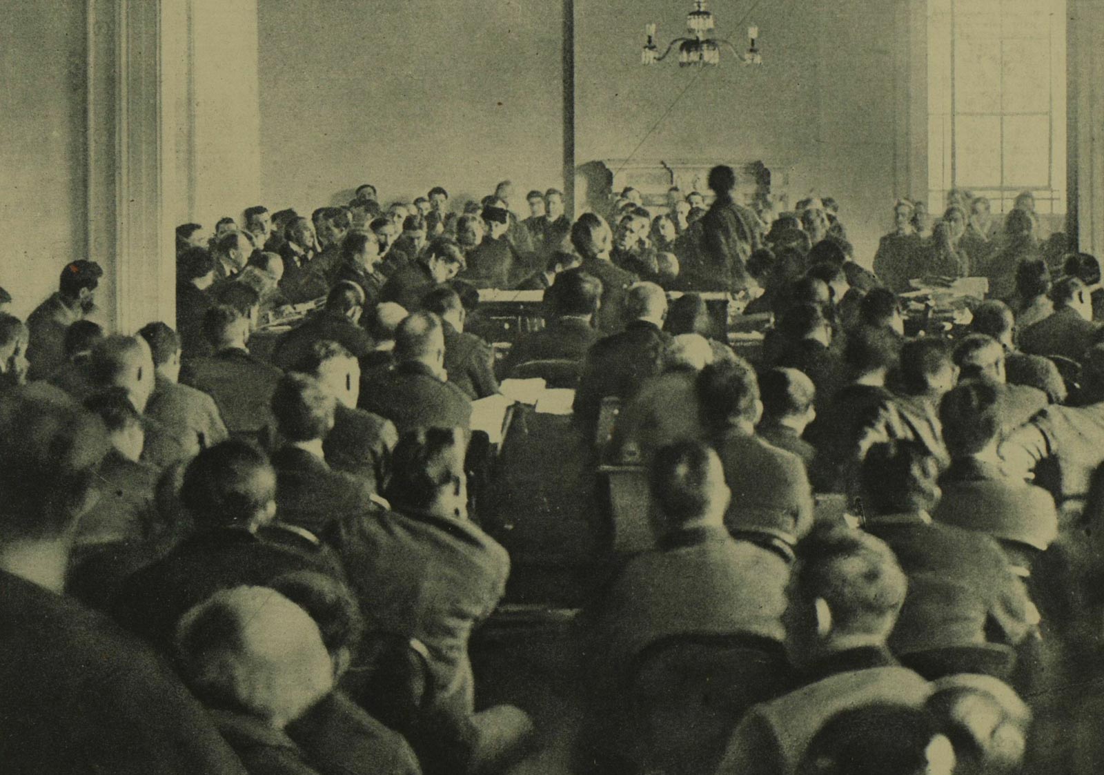 A scene of Dáil Éireann during the treaty debates