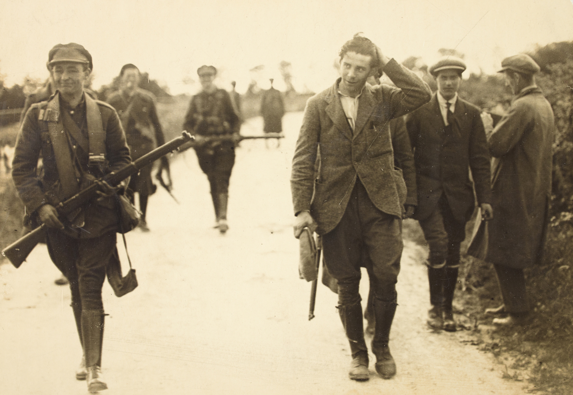 Photograph of Mixed reports on civil war progress as republicans accuse Free Staters of ‘playing England’s game’