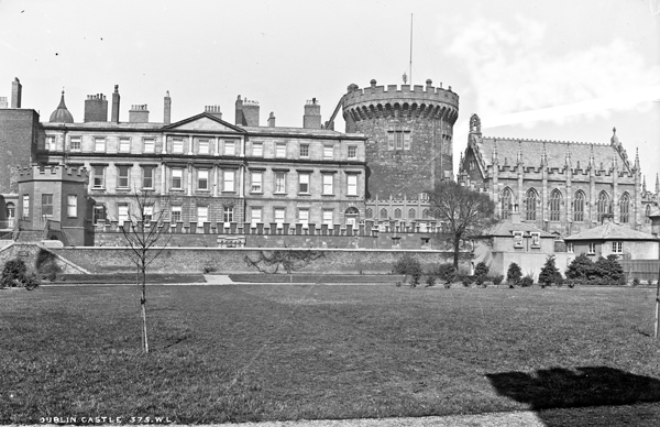 Proposal to move Hugh Lane collection to Dublin Castle resisted by head of National Gallery