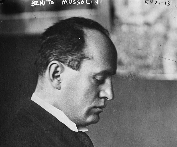 Mussolini’s fascists seize power in Italy