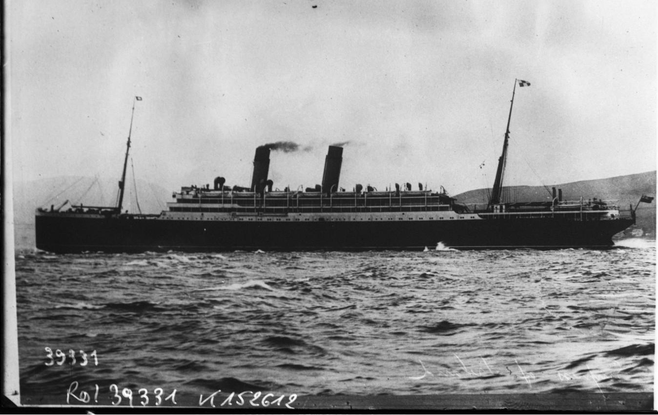 Photograph of 1,000 drown as Empress of Ireland sinks