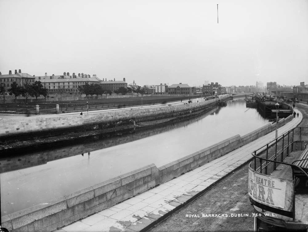 German prisoners arrive in Dublin