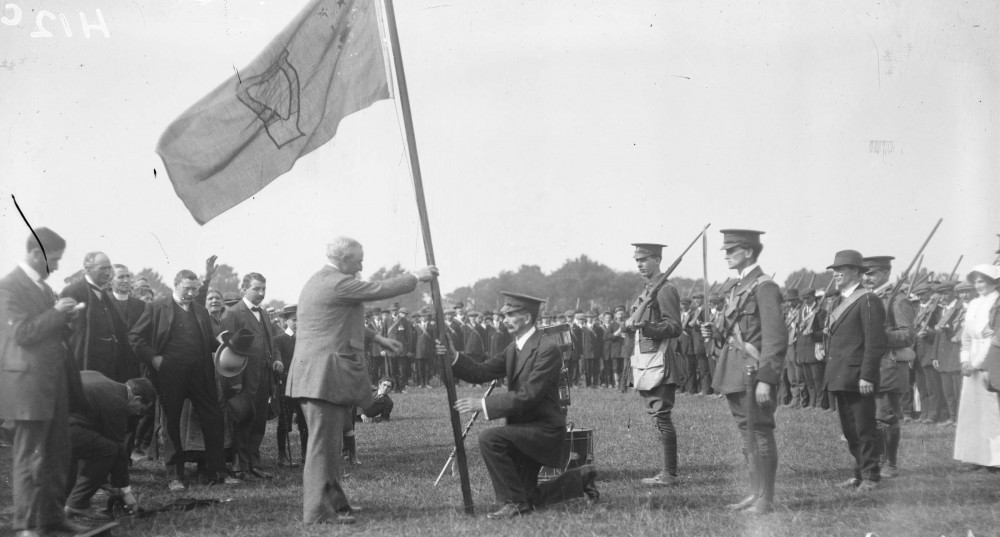 Redmond urges Irish Volunteers to join the British Army