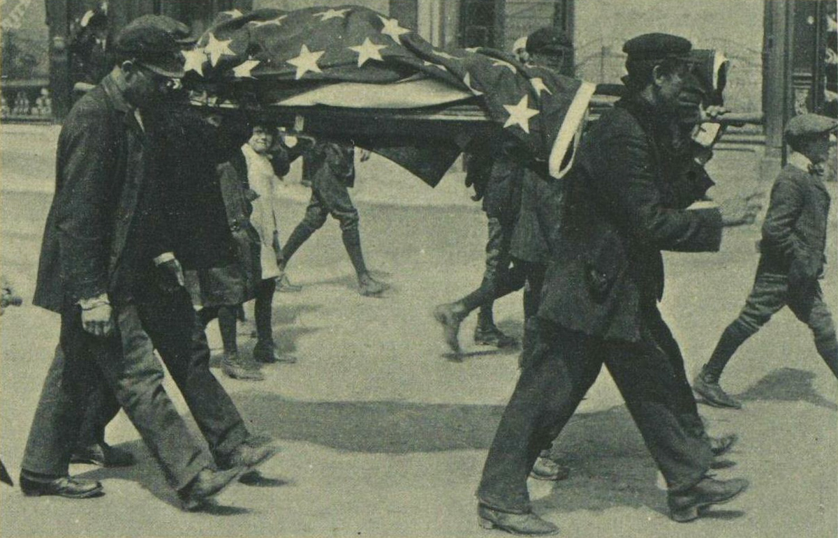 Outrage in America at sinking of Lusitania