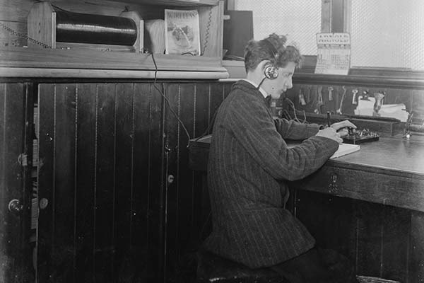 Demands for an inquiry into poor telephone service denied