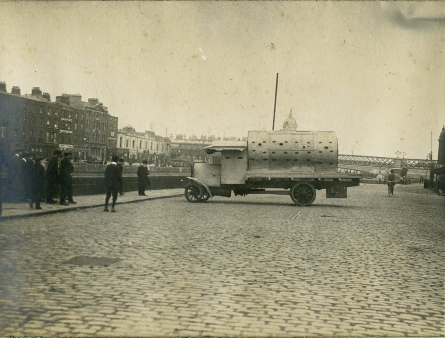 Nmi-gallery-armoured-car