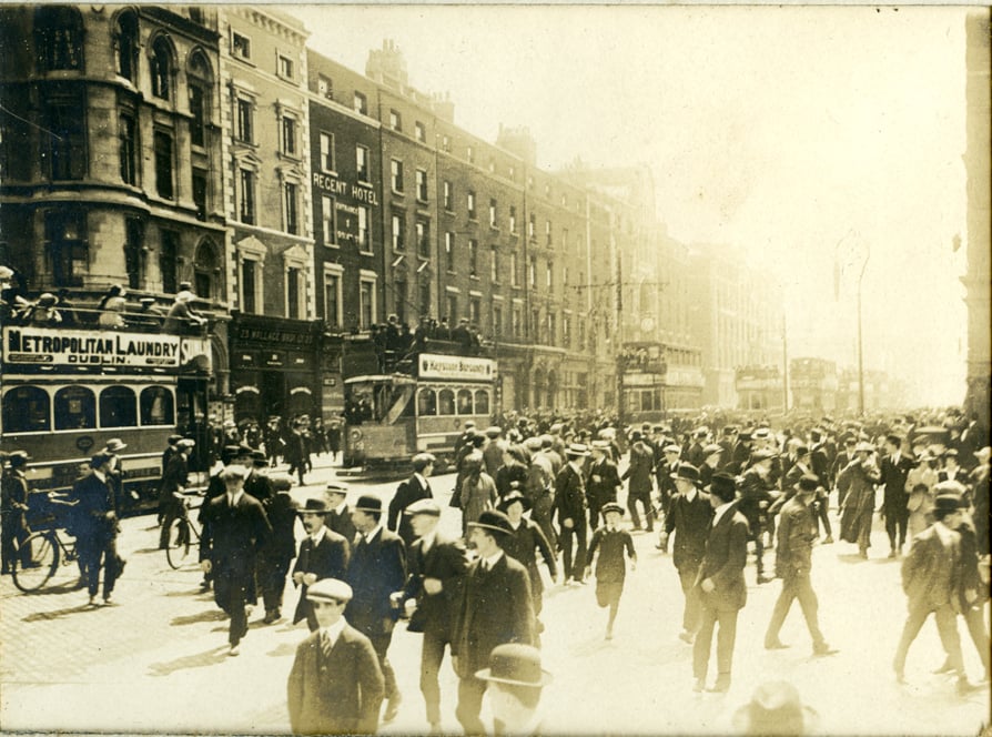 Nmi-gallery-westmoreland-st-crowds